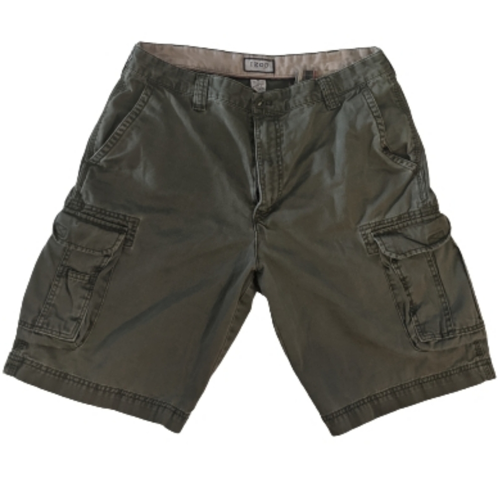 IZOD mens cargo shorts size 36